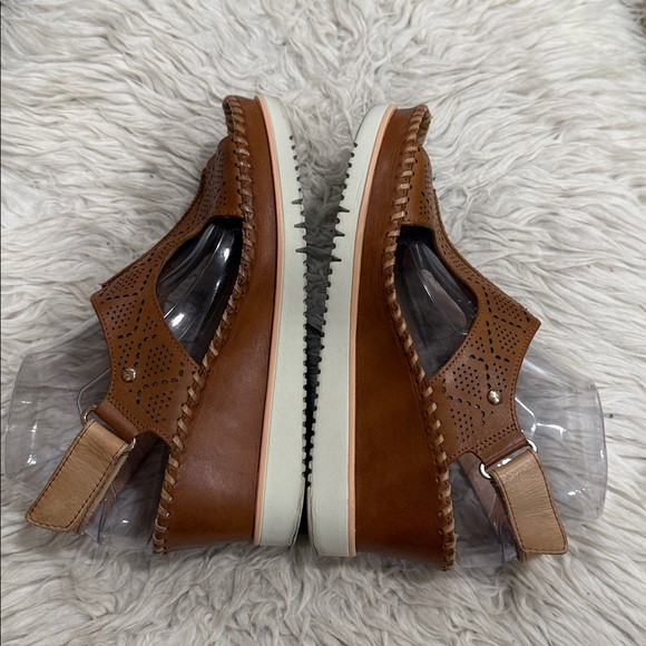 Pikolinos Women's Leather Perforated
Wedge Sandals Aguadulce Brandy Size 39 - Picture 2 of 9